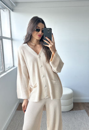 Conjunto Tricô Cardigan e Calça Wide Leg Areia